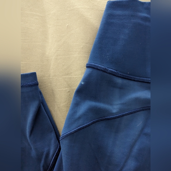 Lulu in movement legging - Picture 6 of 6